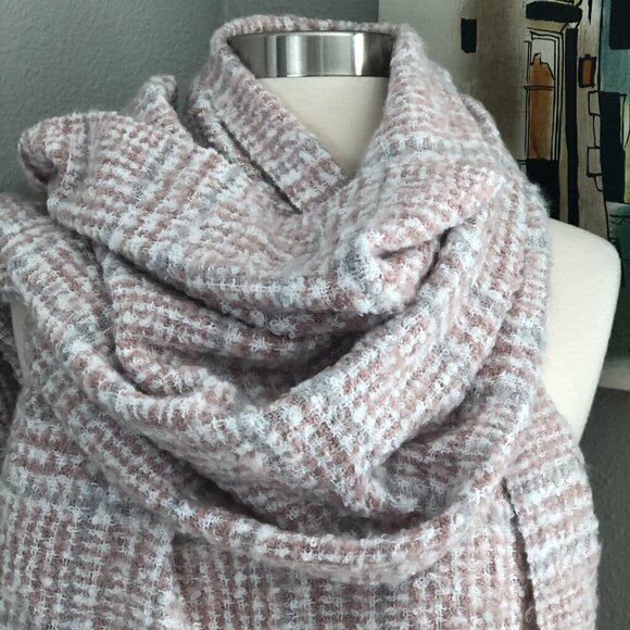 Beeline Chunky Knit Plaid Scarf - Balletcore - Picture 2 of 6